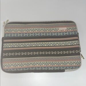 Kayond textured Patterned padded Laptop Sleeve / Holder preowned 2 pockets